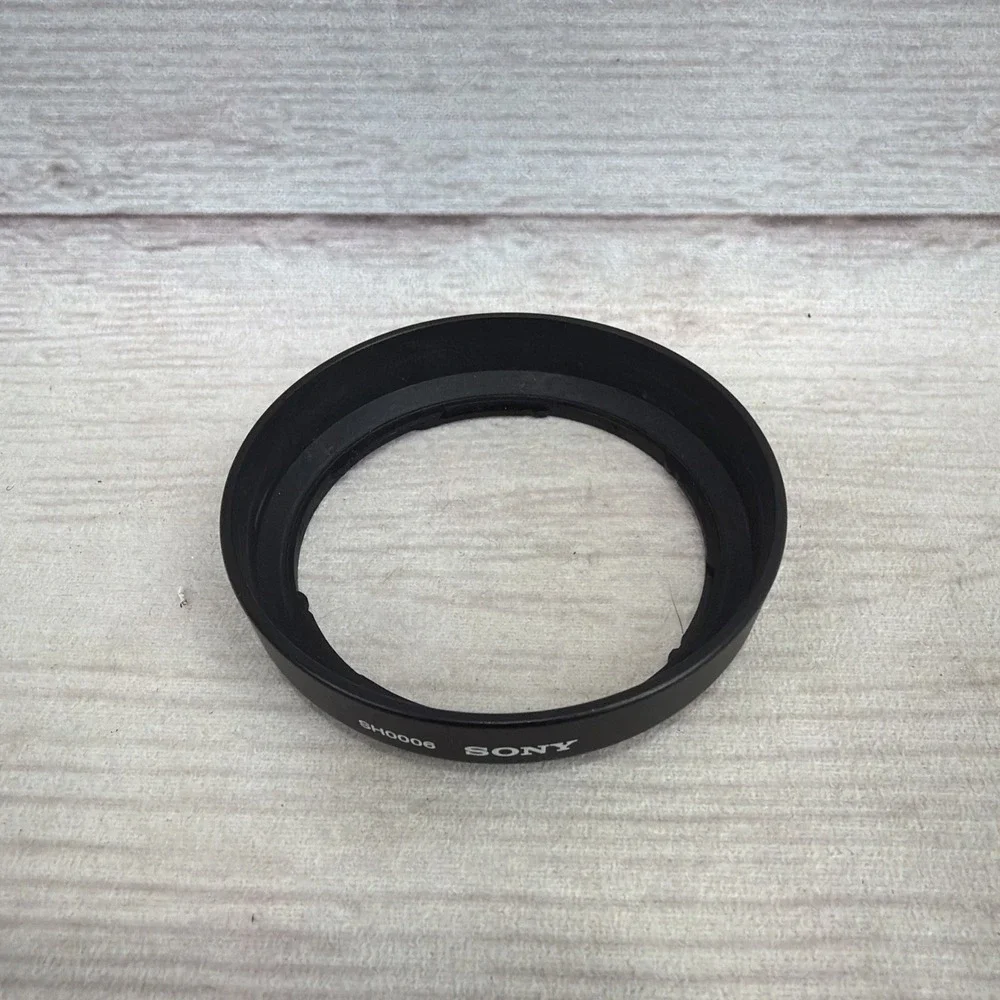 OEM Sony SH0006 Lens hood Shade for Sony 18-70mm f3.5-5.6 DT A DA lens